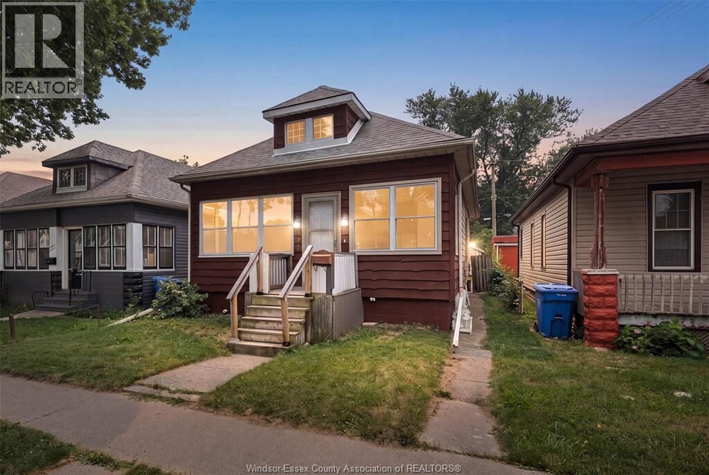 Property Photo:  497 McKay Avenue  ON N8B 1Z7 