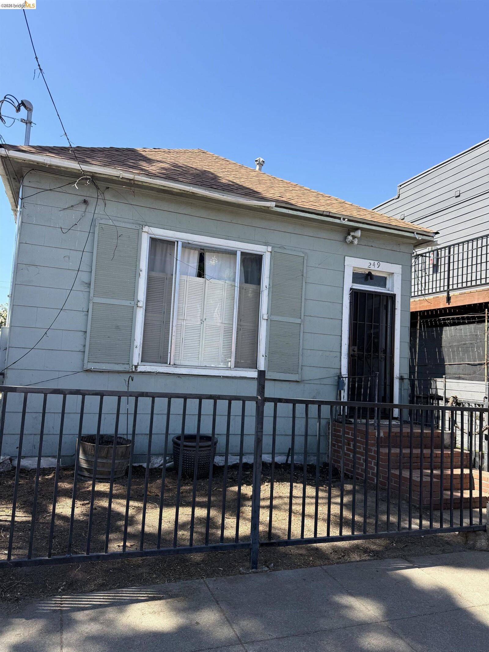 Property Photo:  249 15th St  CA 94801 
