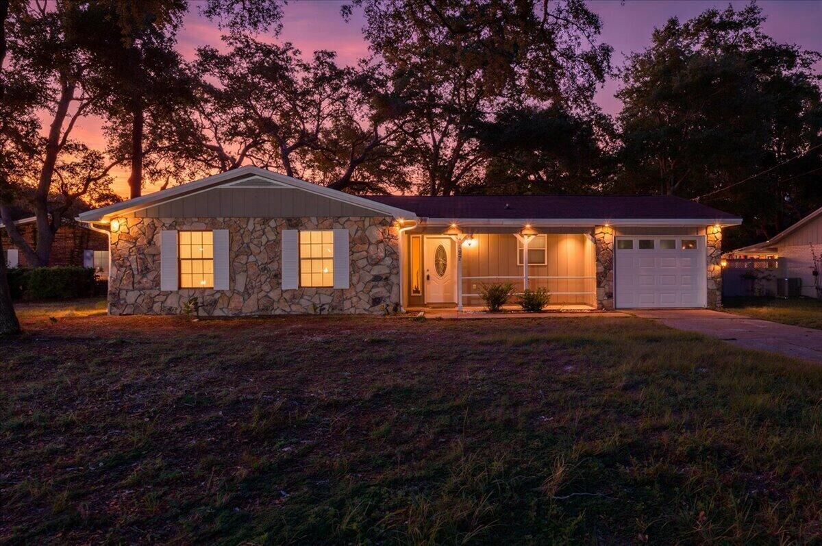 Property Photo:  127 Patti Cove  FL 32578 