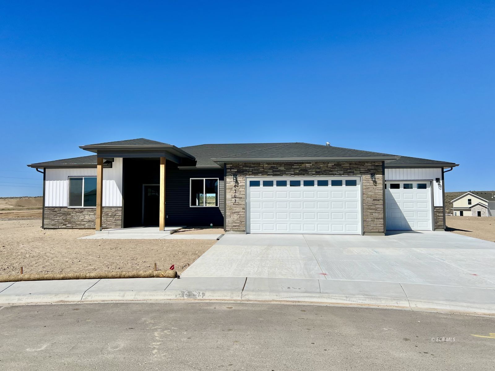Property Photo:  522 Shadybrook Drive  NV 89815 