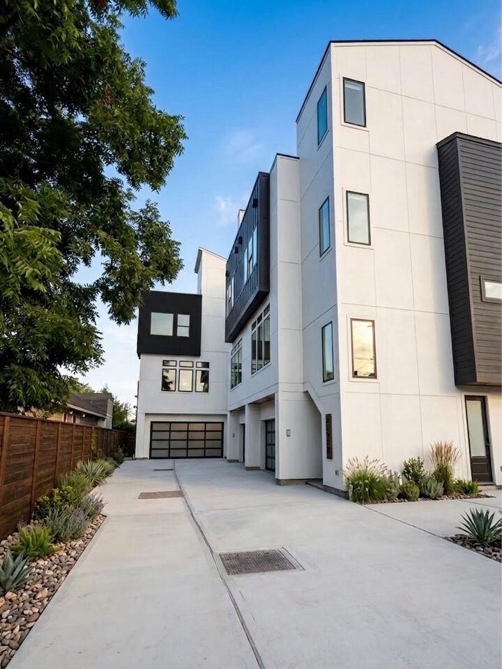Property Photo: 1105 York Street B TX 77003