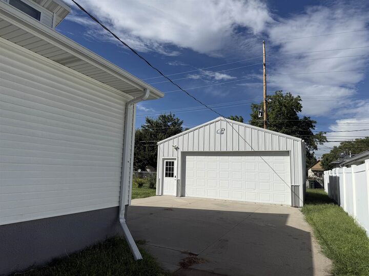 Property Photo:  217 E 11th  NE 69101 