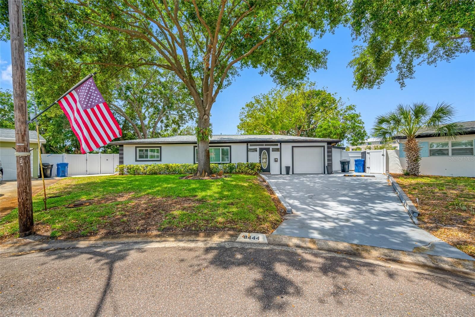 Property Photo:  8444 8th Way N  FL 33702 