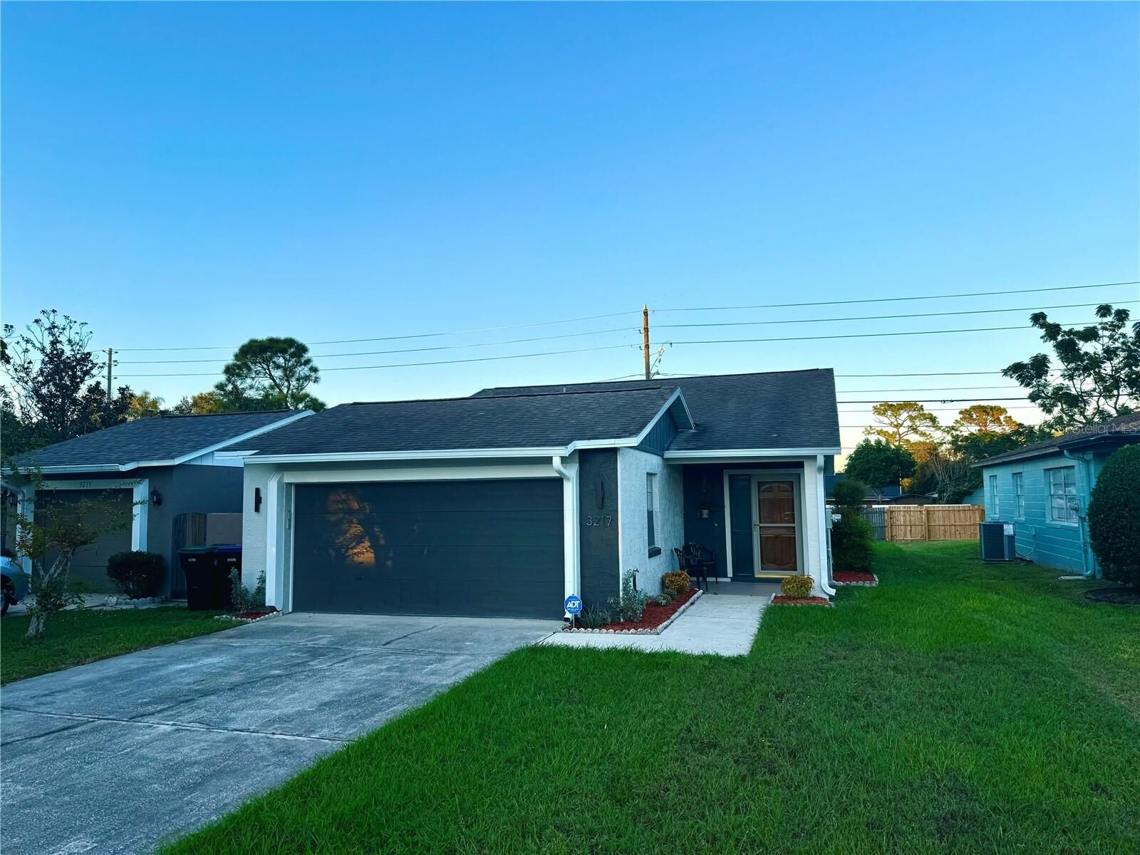 Property Photo:  3217 Royal Street  FL 32792 