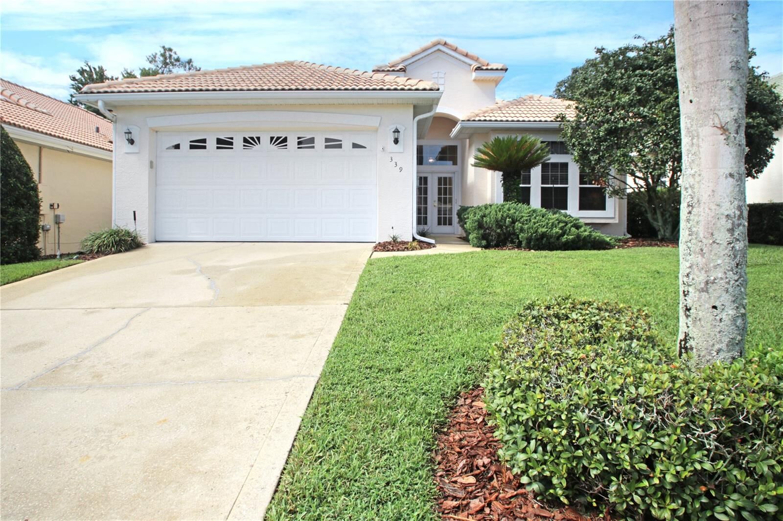 Property Photo: 339 Foxhill Drive FL 32713