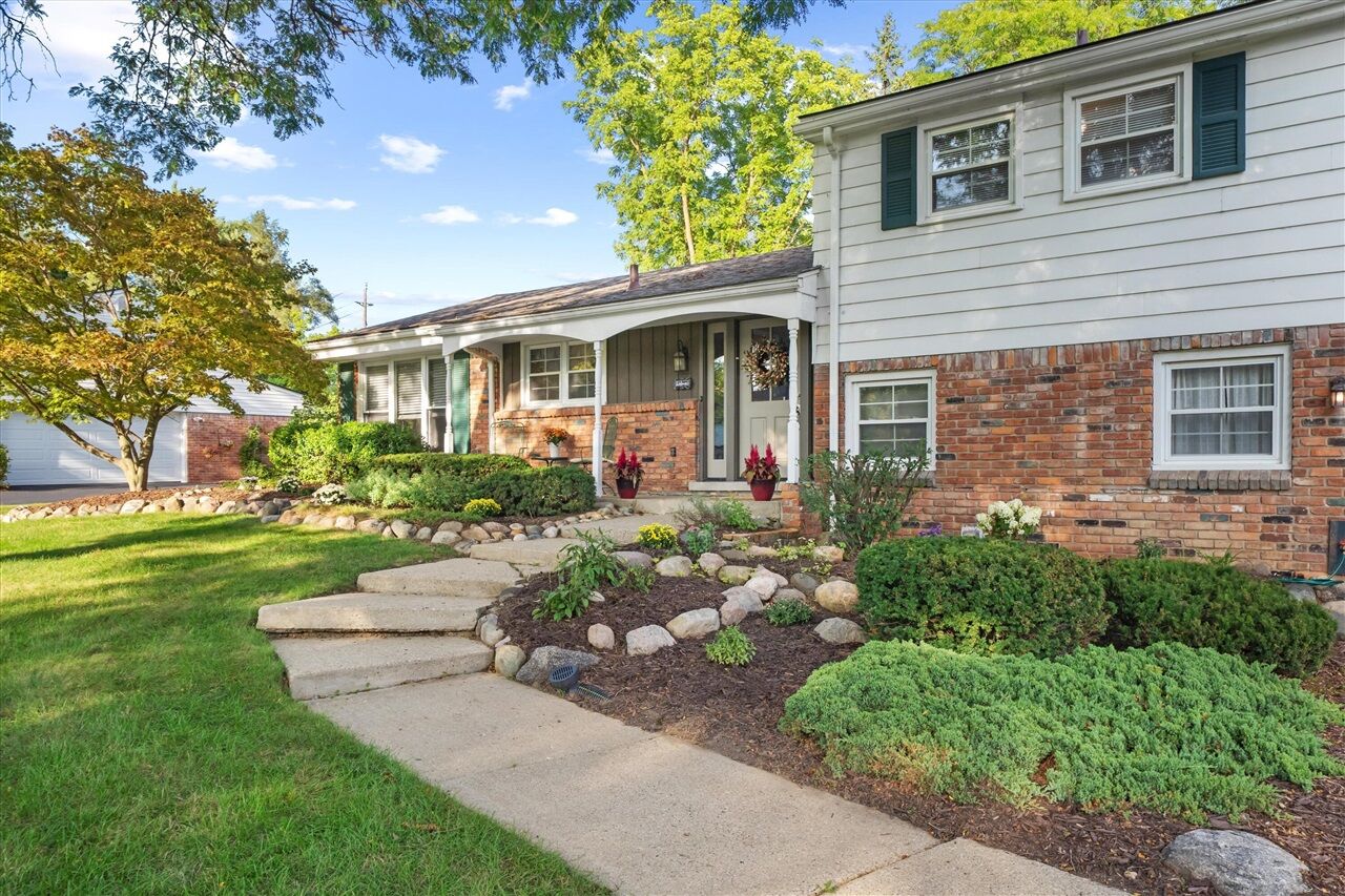 Property Photo:  26182 Kiltartan Street  MI 48334-4830 