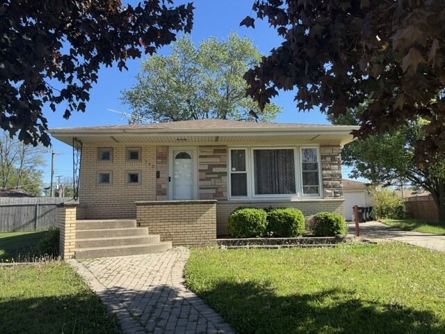Property Photo: 733 Caryn Circle IL 60473