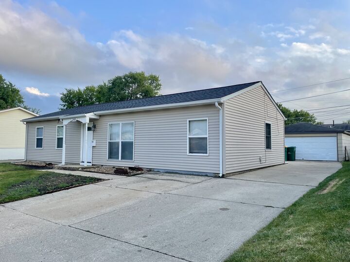 Property Photo:  245 Healy Avenue  IL 60446 