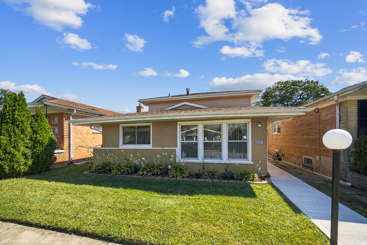 Property Photo:  12901 S Carpenter Street  IL 60827 