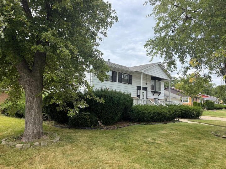 Property Photo:  15726 Avalon Avenue  IL 60473 