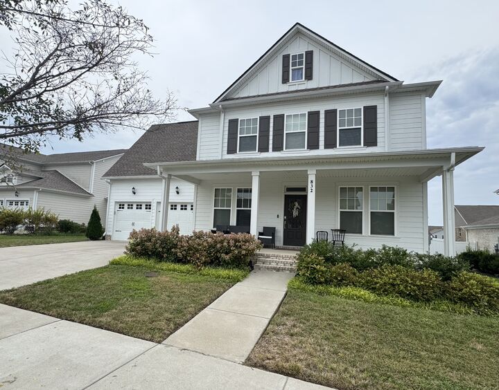 Property Photo: 832 Rockwell Dr TN 37075