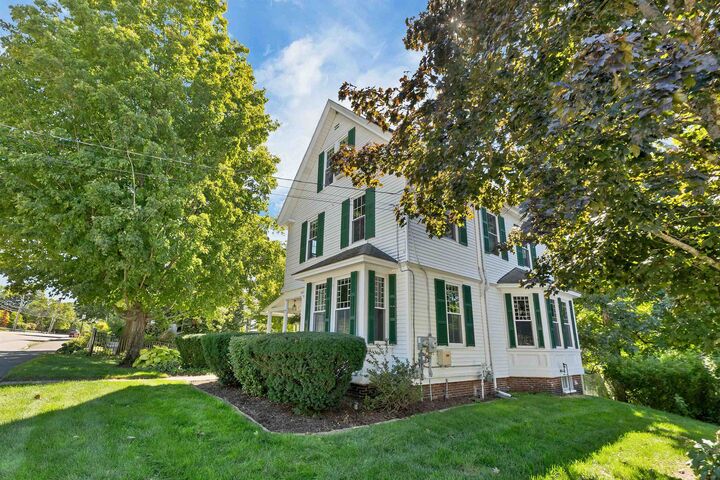 Property Photo:  289 Pleasant Street  NH 03301 