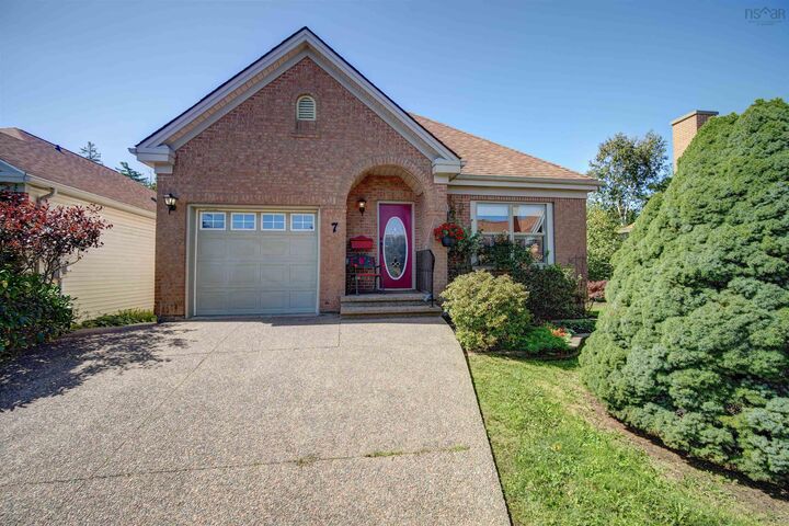 Property Photo:  7 Compass Rose Court  NS B4A 3Y9 