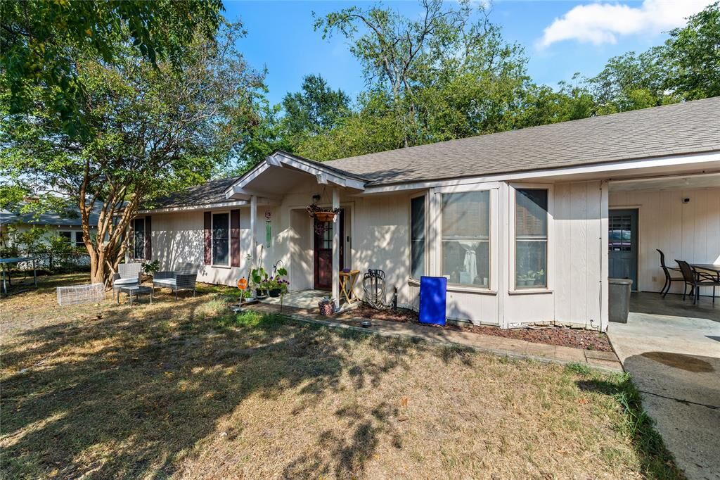 Property Photo:  630 Cranford Street  TX 75482 