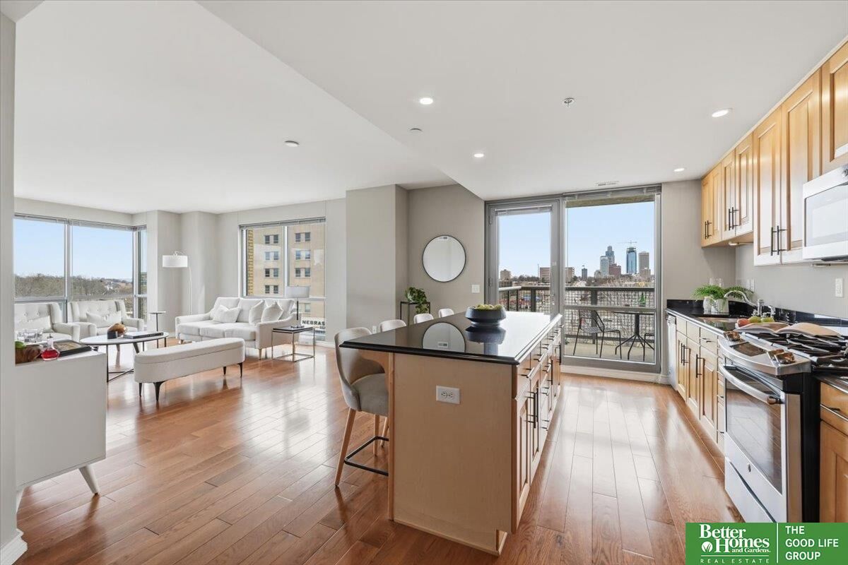 Property Photo: 3201 Dodge Court 5306 NE 68131