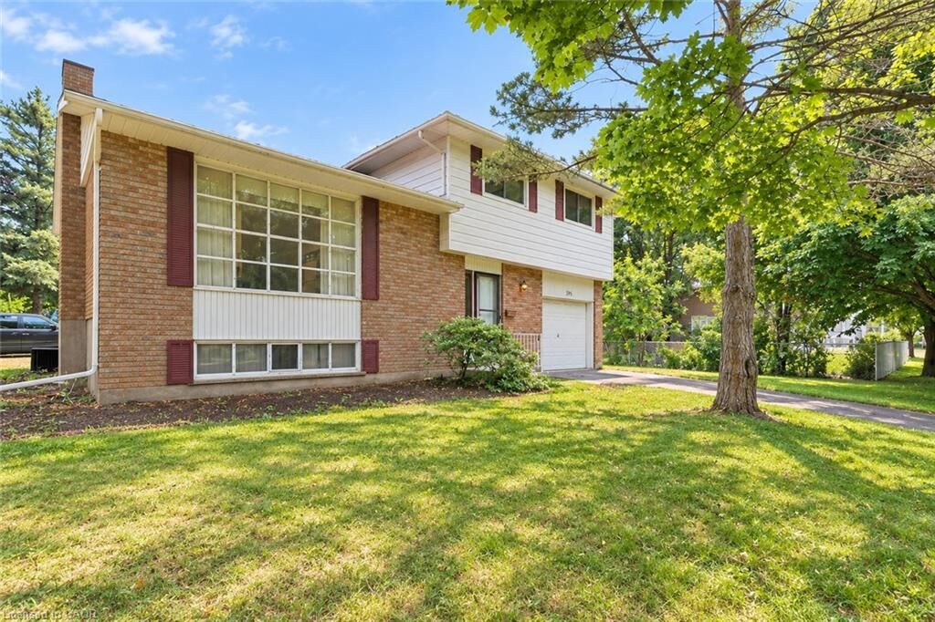 Property Photo: 395 Mossom Place ON N2K 2G7