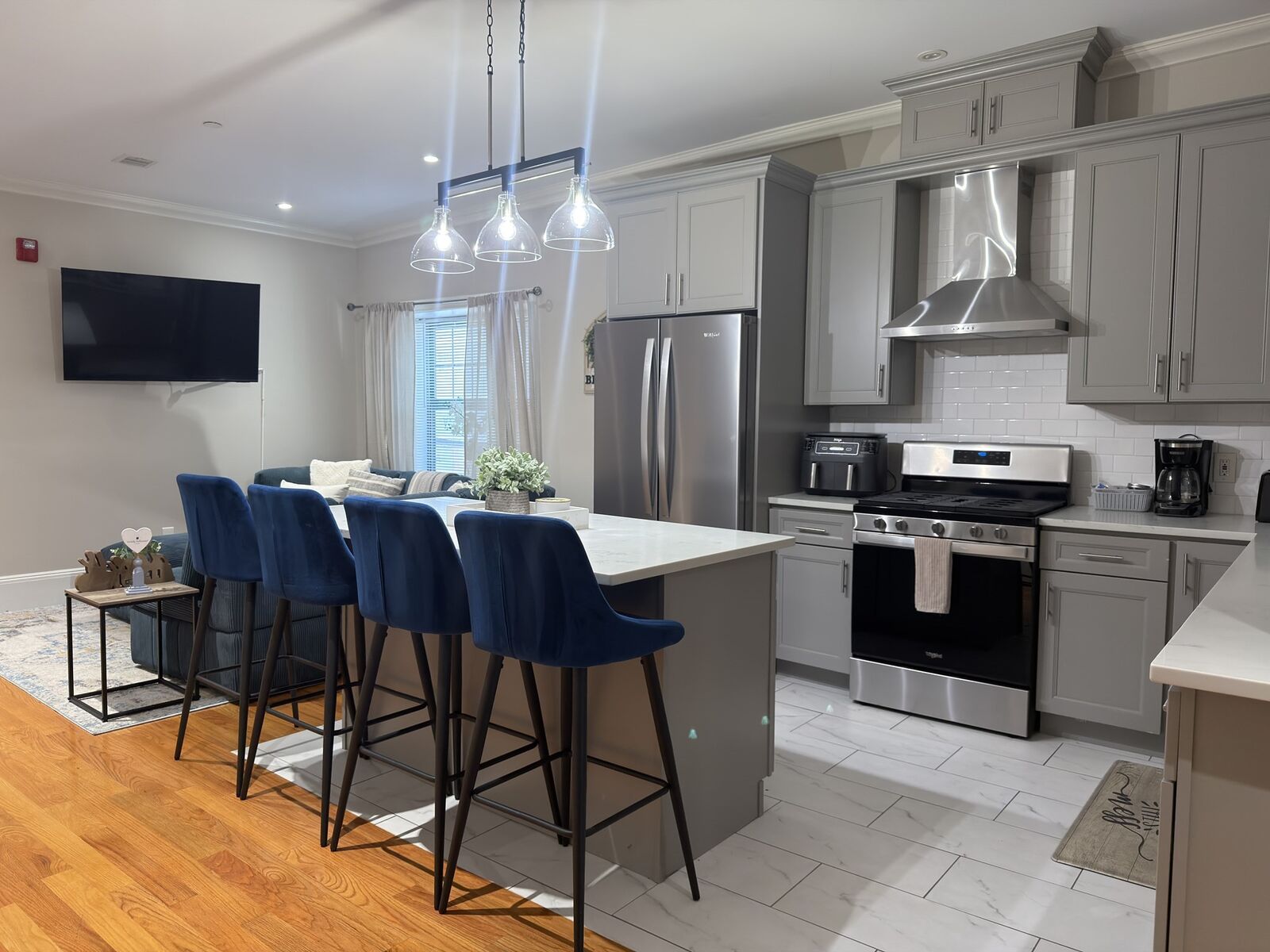 Property Photo: 399 Broadway 3 MA 02150