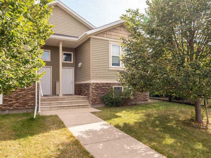 Property Photo:  20 Mt Sundance Road W  AB T1J 0B6 