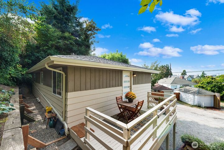 Property Photo:  5625 SW Teig Place  WA 98116 
