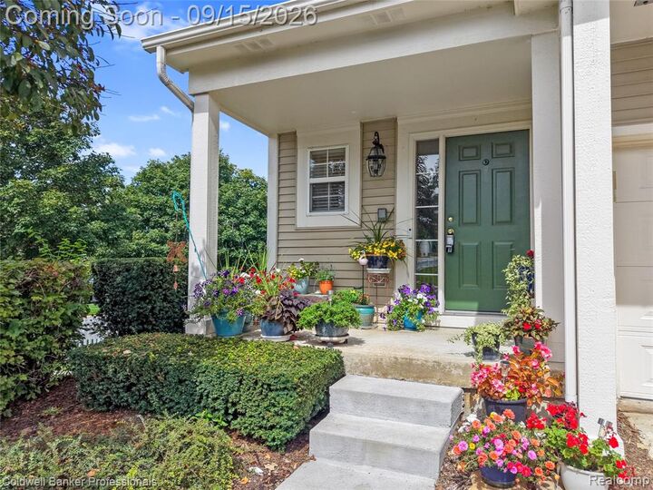 Property Photo:  731 E Bluff Court  MI 48307 