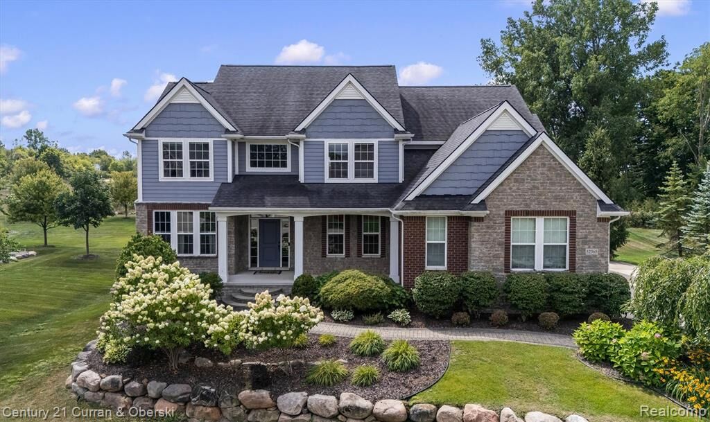 Property Photo:  52365 Trailwood Dr  MI 48178 