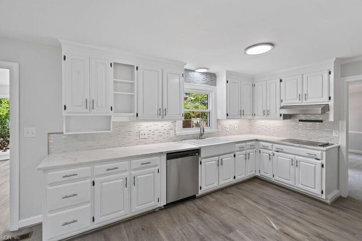 Property Photo:  536 Quarterfield Rd  VA 23602 