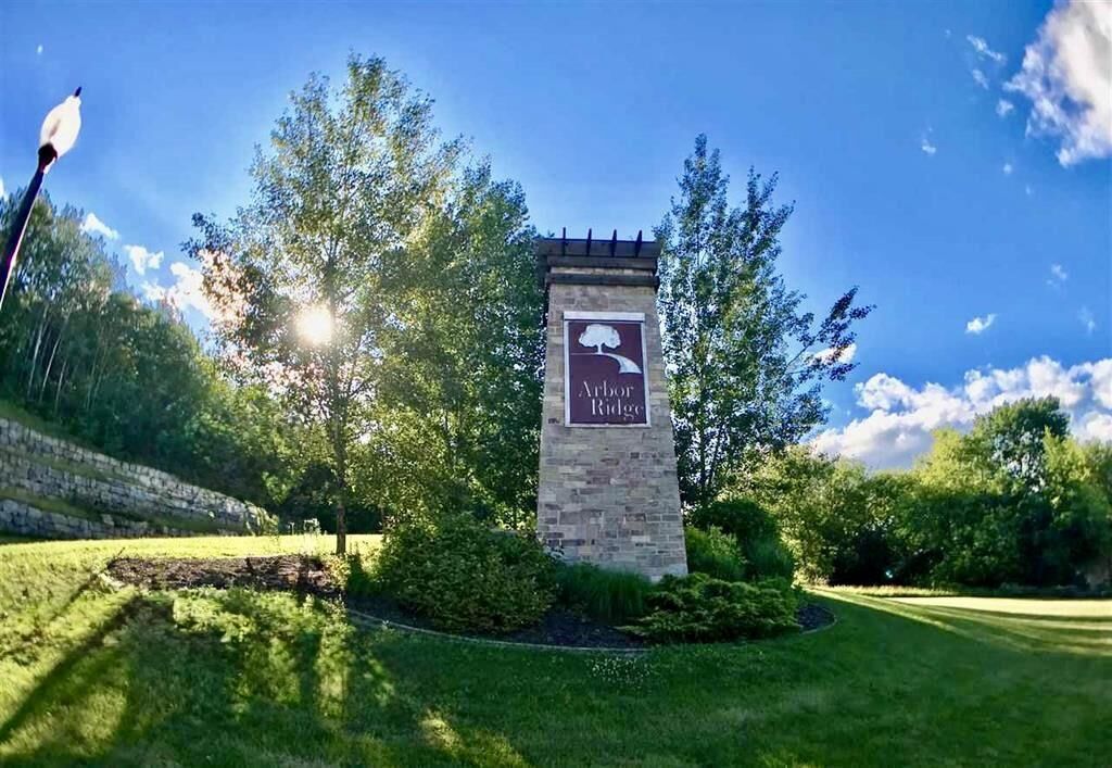 Property Photo:  2621 Greenway Circle  WI 53548 