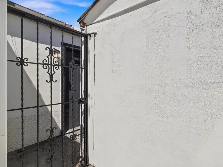 Property Photo: 2027 E Avenue Unit B CA 91950