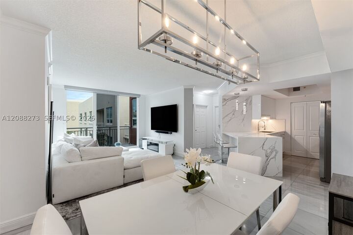 Property Photo:  2000 N Bayshore Dr 619  FL 33137 