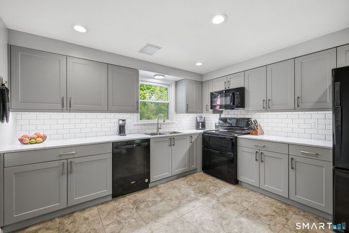 Property Photo: 81 Warren Avenue CT 06066