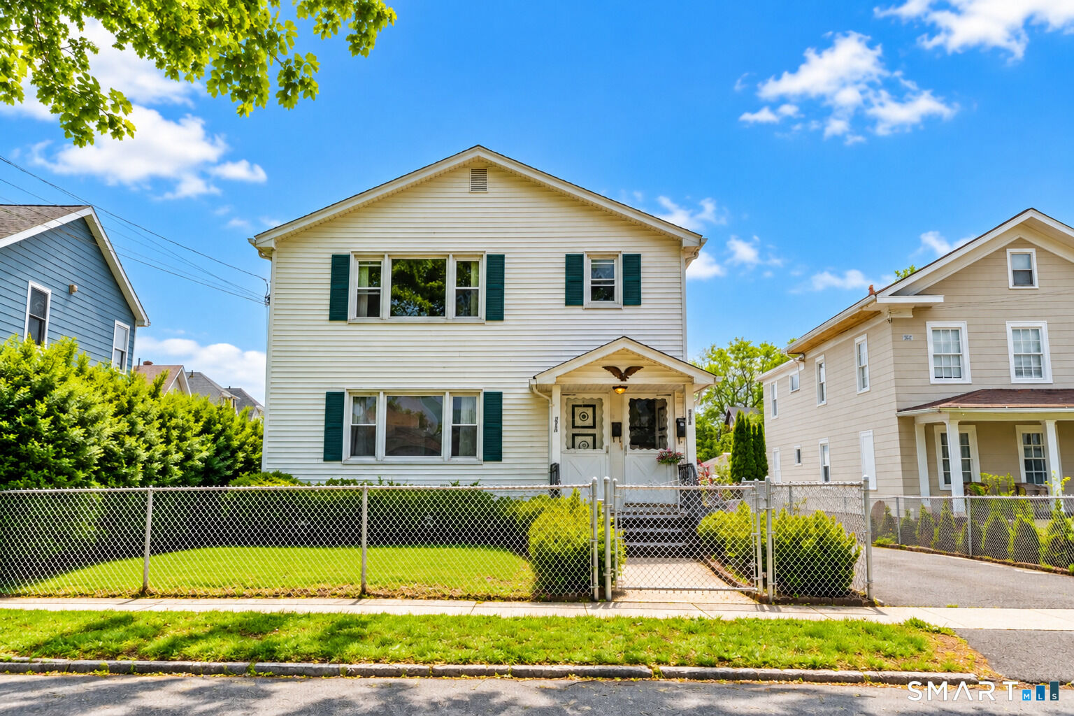 Property Photo:  326 Grovers Avenue  CT 06605 