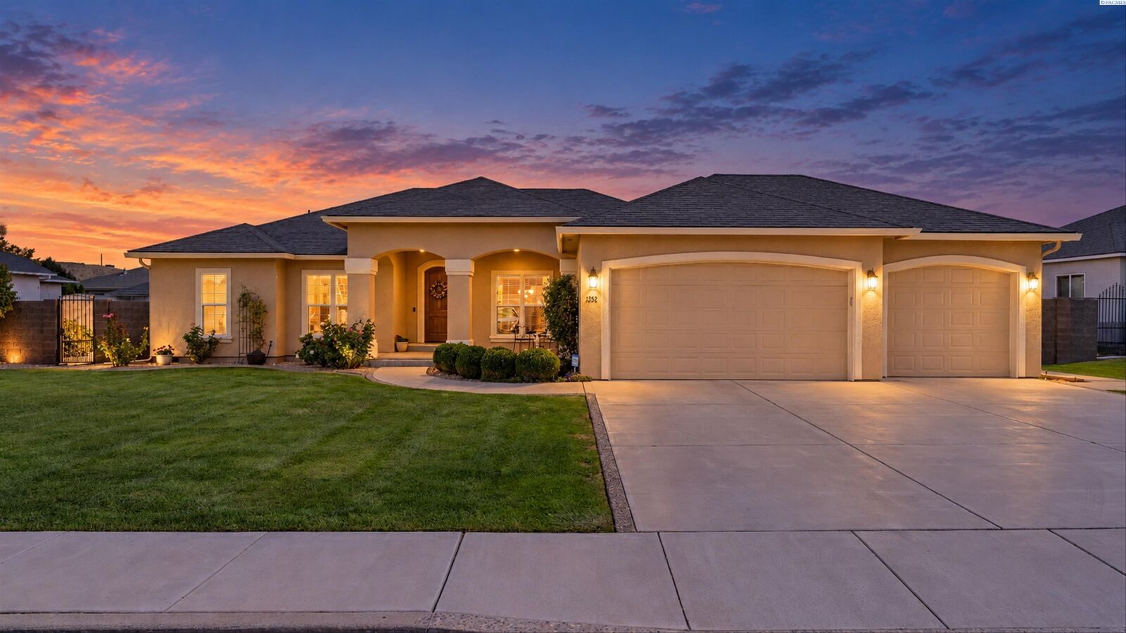 Property Photo: 1352 Gala Way WA 99352