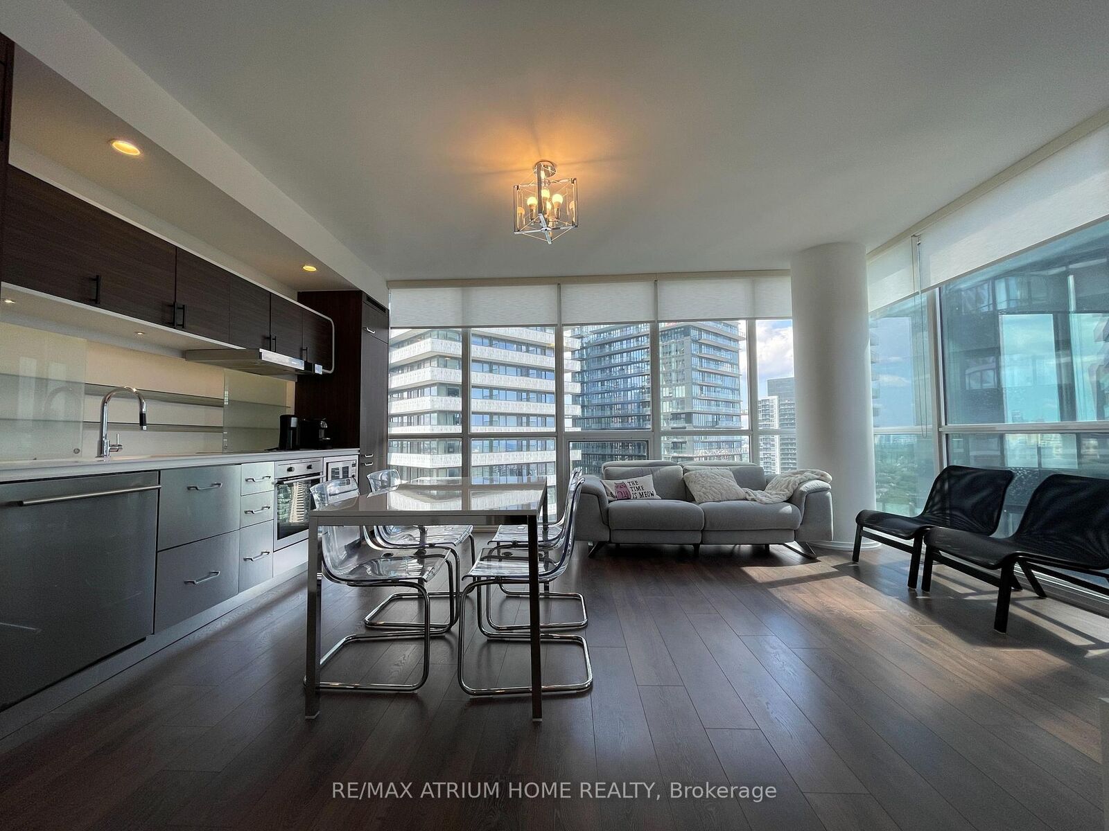 Property Photo:  45 Charles Street E 3910  ON M4Y 1S2 