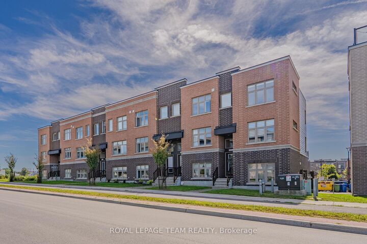 Property Photo:  1466 Hemlock Road  ON K1K 4Z8 
