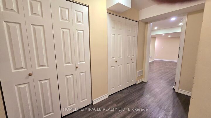 Property Photo: 91 Tysonville Circle Lower ON L7A 4B2