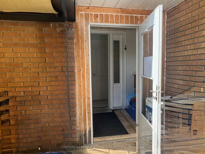 Property Photo:  459 Bernhard Crescent Bsmt  ON L1G 2B7 