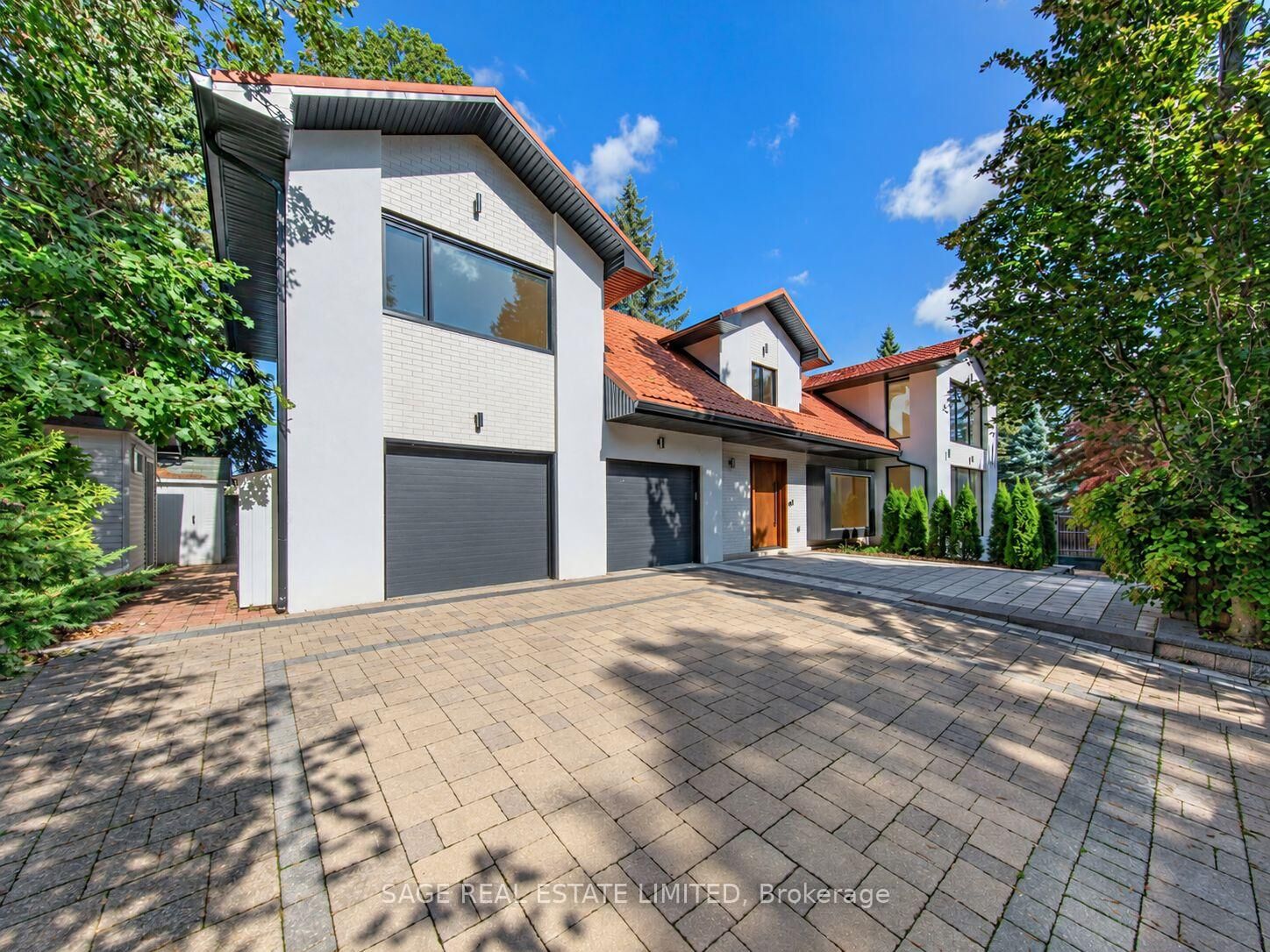 Property Photo:  2 Addison Crescent  ON M3B 1K8 