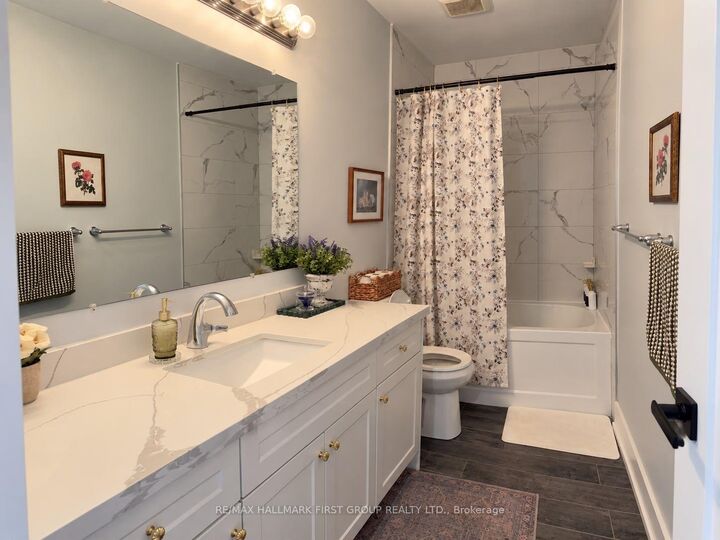 Property Photo:  182 Prince Street 2  ON L1G 4E6 