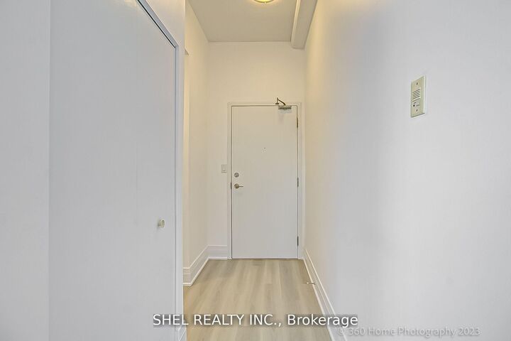 Property Photo:  2464 Weston Road W 321  ON M9N 2A2 