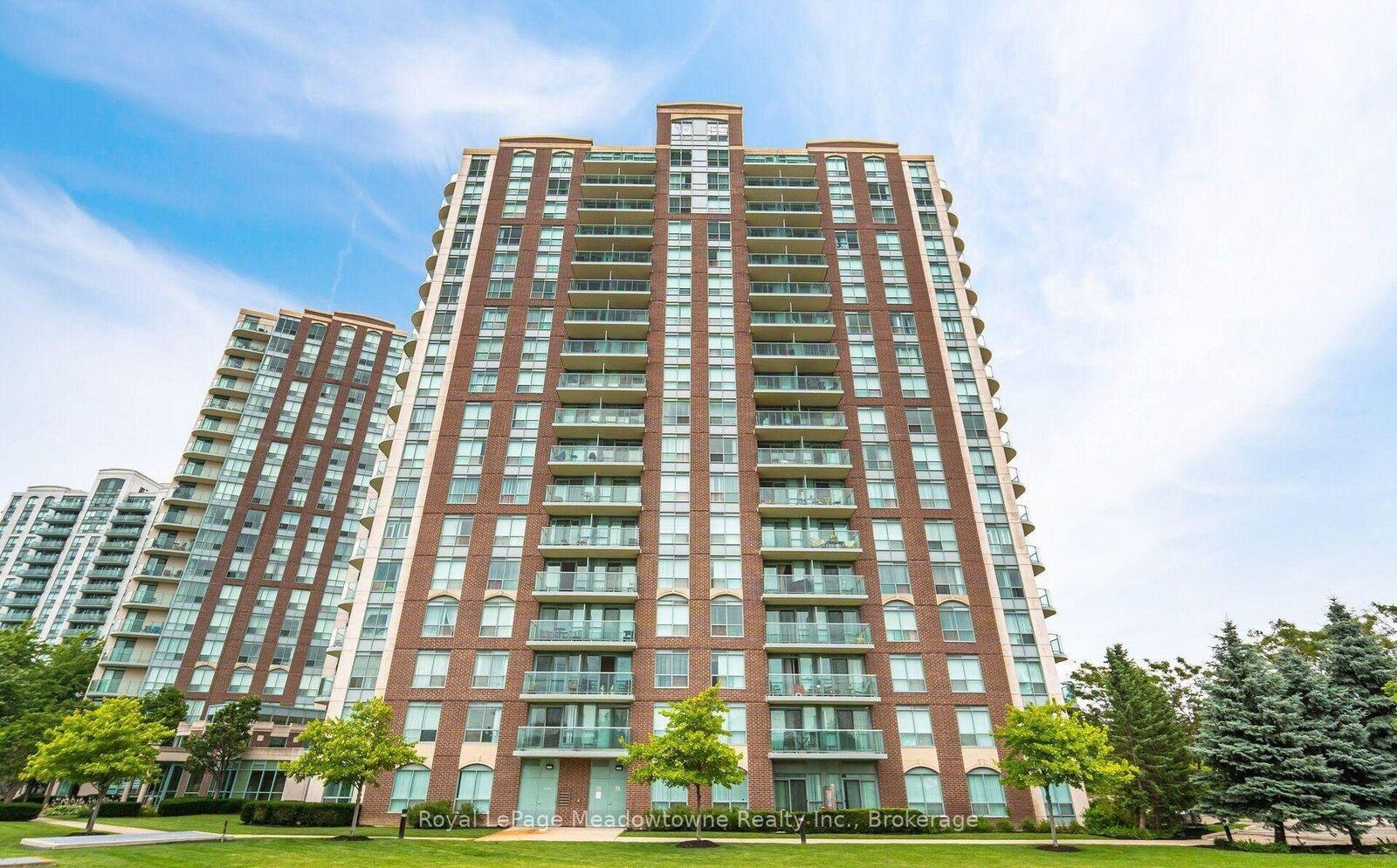 Property Photo:  4879 Kimbermount Avenue 301  ON L5M 7R8 