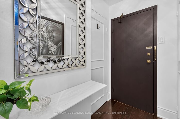 Property Photo:  212 St George Street 104  ON M5R 2N5 
