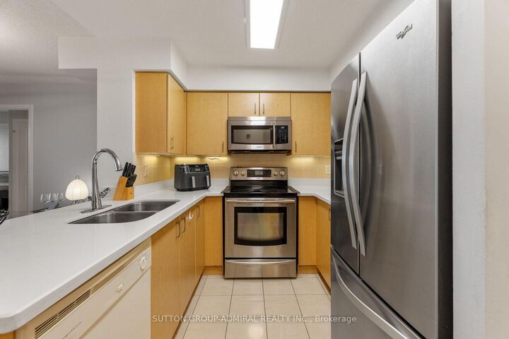 Property Photo:  4968 Yonge Street 3505  ON M2N 7G9 