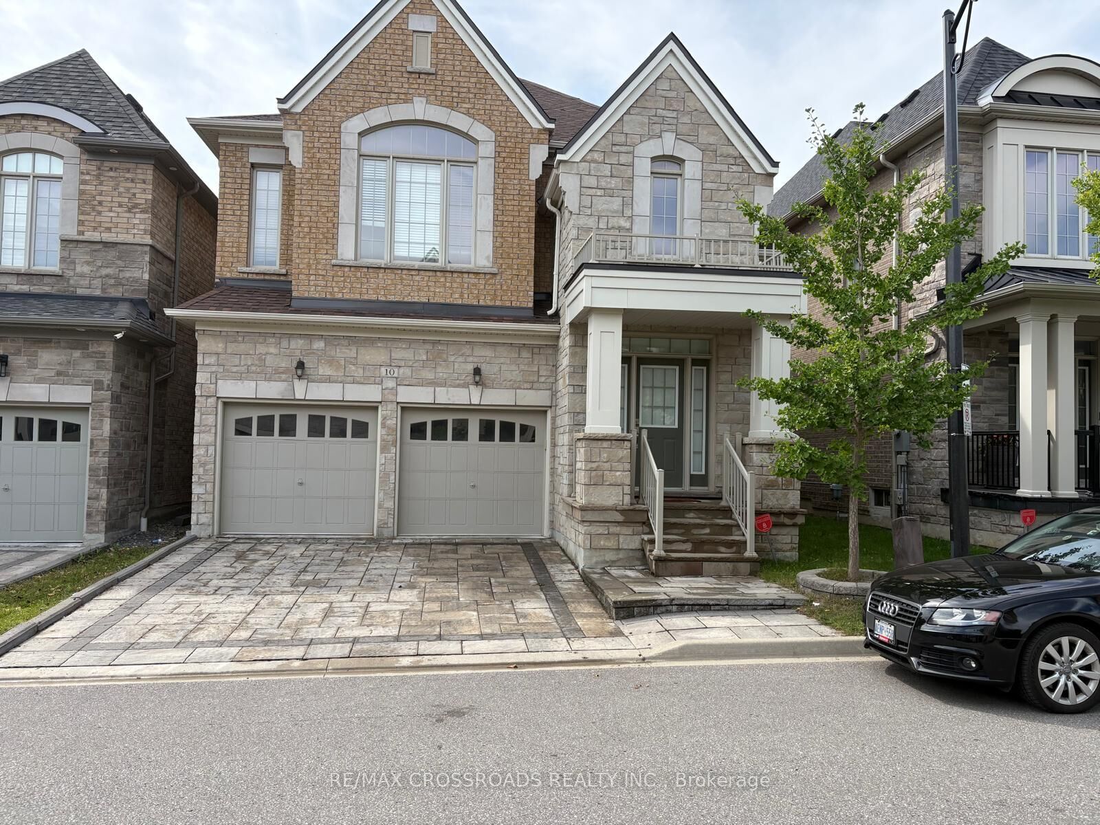 Property Photo:  