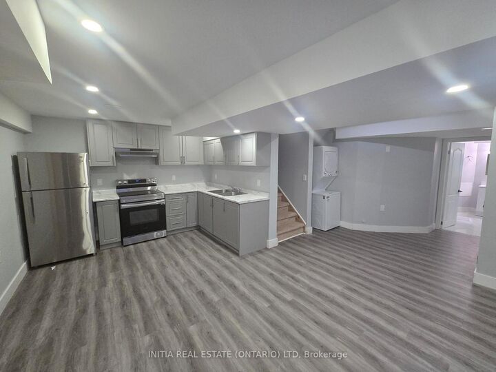 Property Photo:  971 Silverfox Crescent  ON N6G 5B6 