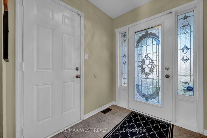 Property Photo:  1210 Meath Drive  ON L1K 0G5 