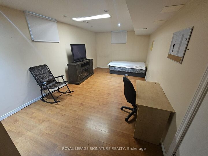 Property Photo:  54 Brantwood Drive  ON M1H 2G6 
