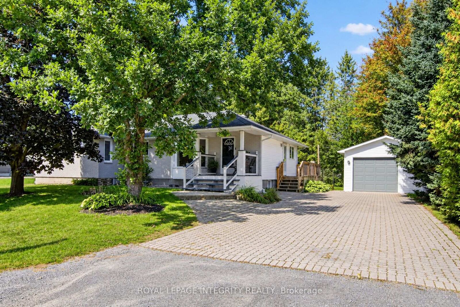 Property Photo:  978 Meteor Avenue  ON K4B 1N8 