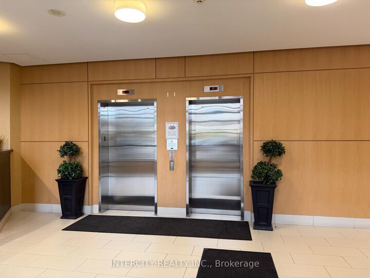 Property Photo:  7730 Kipling Avenue 802  ON L4L 1Y9 