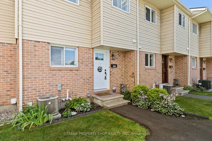 Property Photo:  4006 Eady Court  ON K1J 8X6 