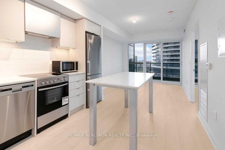 Property Photo:  26 Gibbs Road 922  ON M9B 6L6 
